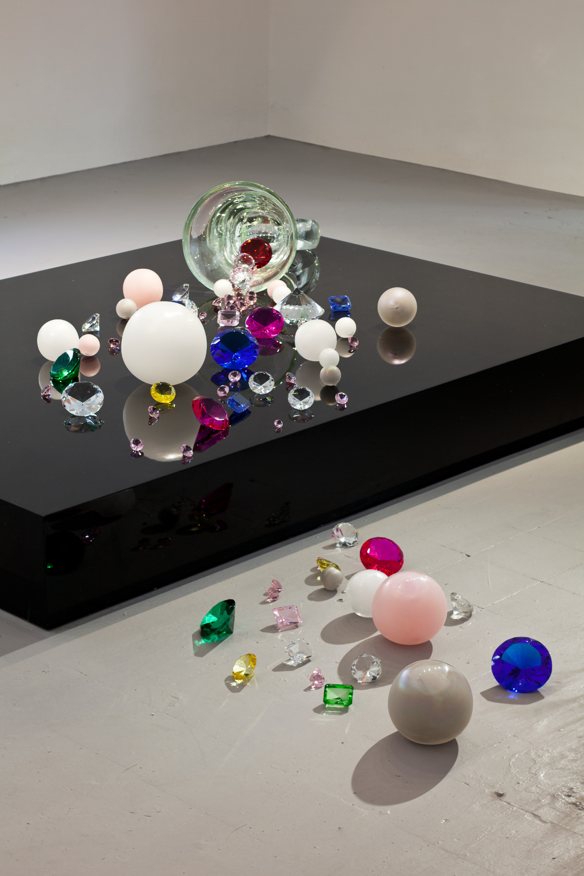 Atelier Ted Noten, If You Want to Be Beautiful You Have to Suffer Atelier Ted Noten's If You Wnat To Be Beautiful You Have To Suffer